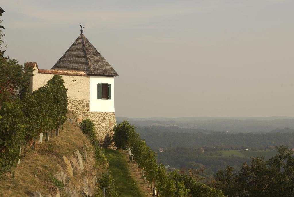 Schloss Kapfenstein Exterior photo