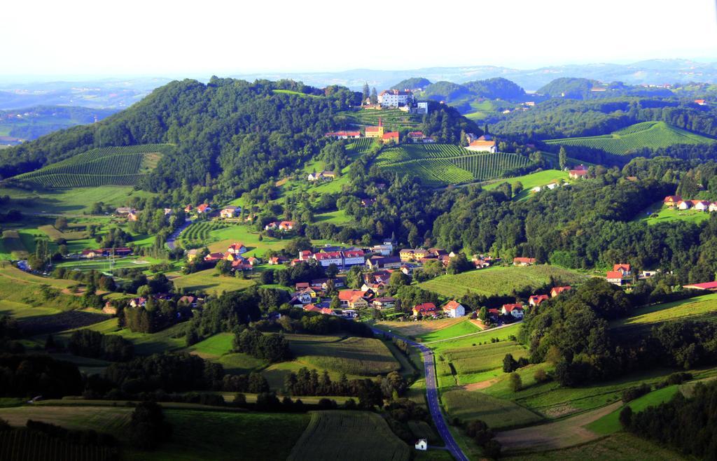 Schloss Kapfenstein Exterior photo